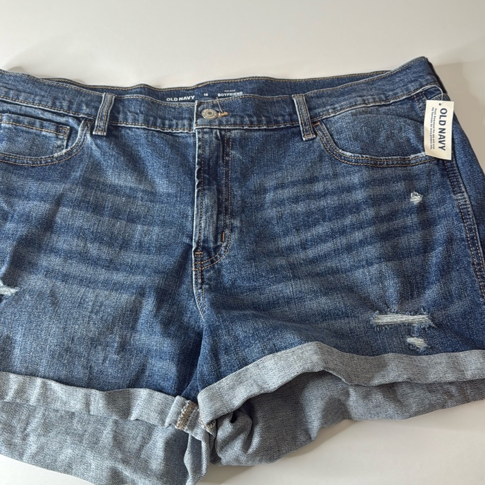 Old Navy Mid Rise Boyfriend Denim Shorts 16